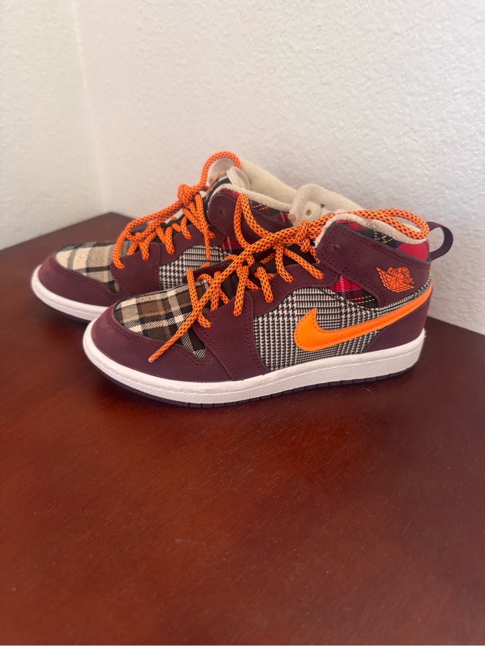 Nike Air Jordan 1 mid